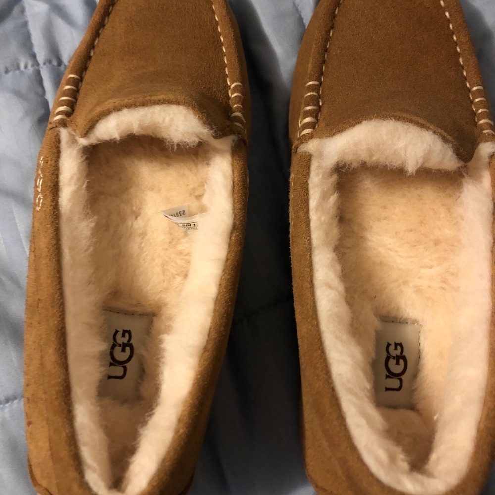 UGG Women’s Ansley Slippers